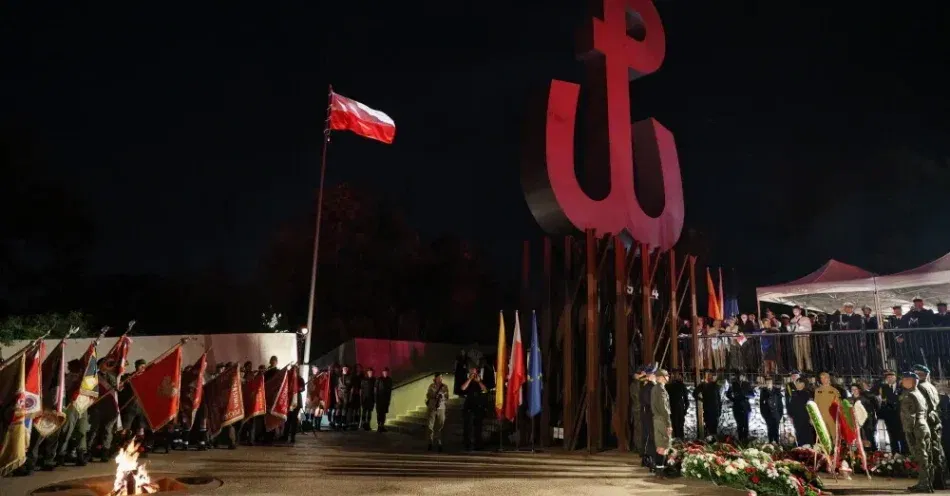 Warszawa: zapłonął ogień na Kopcu Powstania Warszawskiego