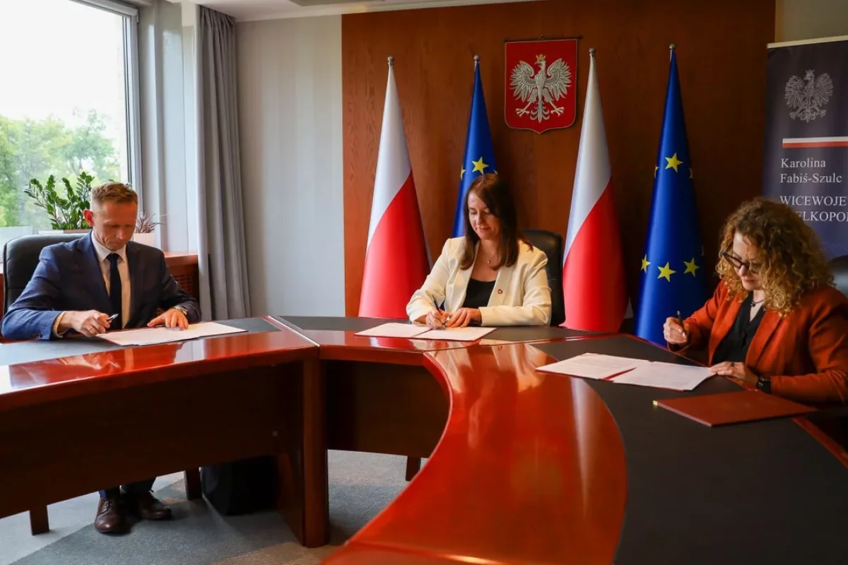 WiadomościDolsk z rządowym wsparciem Trwa walka z groźnym osuwiskiem przy szkole