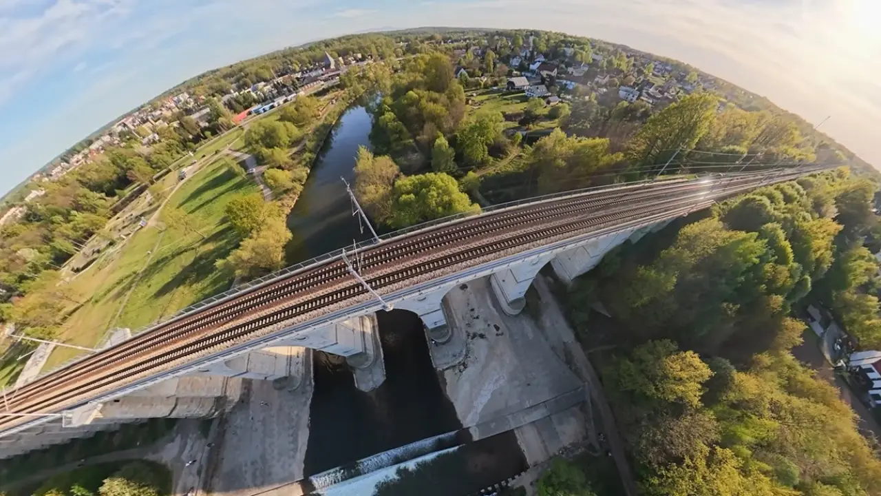 Wiadukt, jakiego jeszcze nie widzieliście. Zapierające dech ujęcia 360°