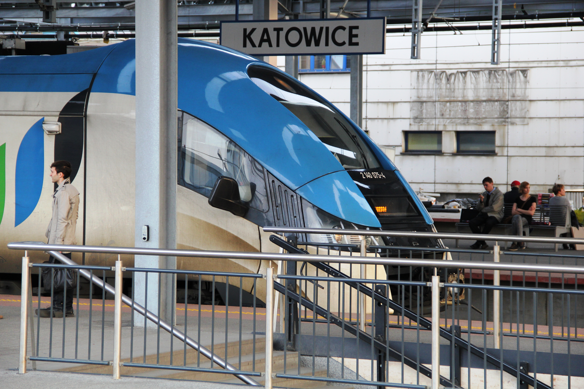 Wiadukt linii kolejowej Gliwice-Katowice... przesunięty na miejsce