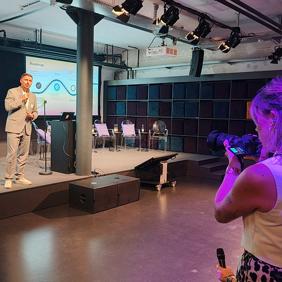 Wielki sukces szczecińskiego deep techu w Berlinie! Projekt LightBone deklasuje konkurencję na Polish Tech Night