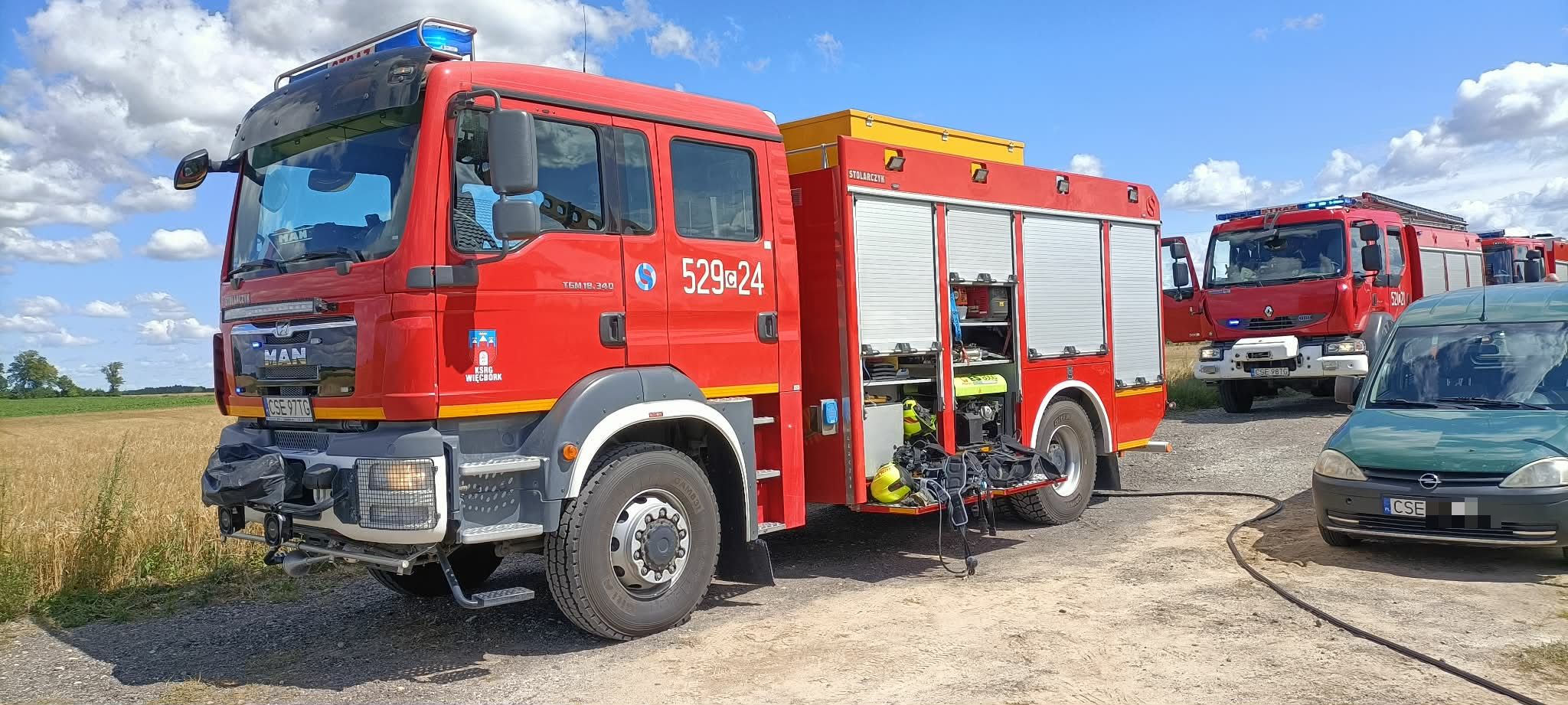Witunia. Pożar elewacji na jednym z budynków