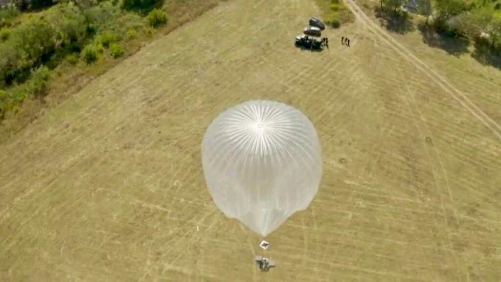 Wojskowy balon postawił służby na nogi