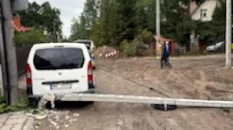Kradzionym autem uderzył w słup, był nietrzeźwy