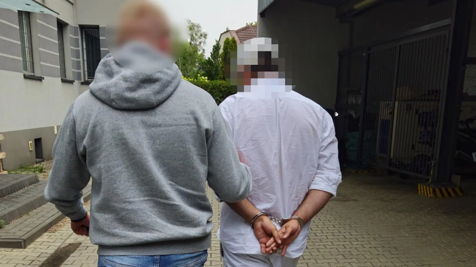 Wpadł przez przyciemniane szyby. Prowadził mimo czterech sądowych zakazów