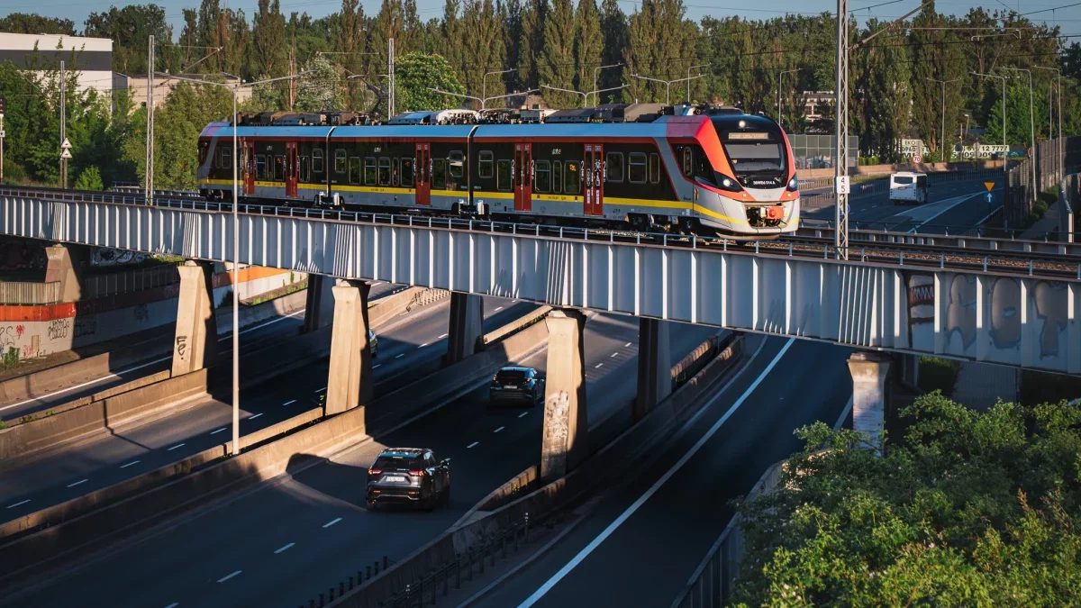Wraca bardzo ważne połączenie w Łódzkiem. Ta linia kolejowa znów obsłuży pasażerów