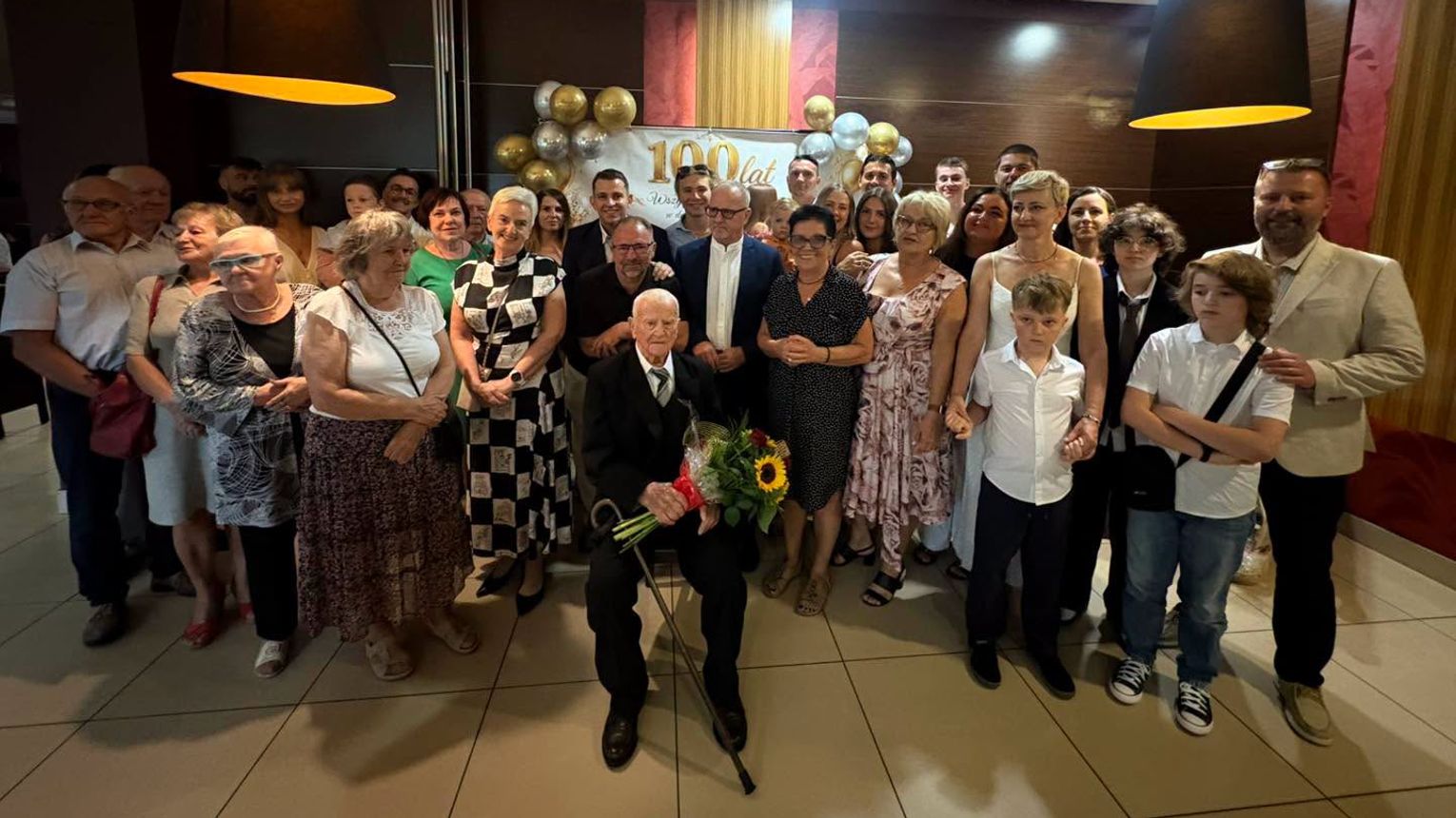 Wyjątkowy jubileusz w Kędzierzynie-Koźlu. Pan Józef Baniak skończył 100 lat! ZDJĘCIA