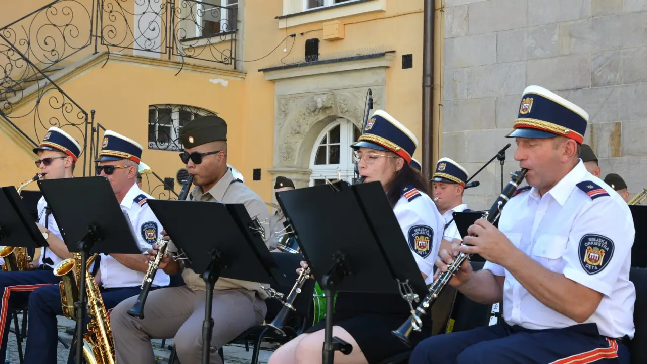 Wyjątkowy koncert na bolesławieckim Rynku. Polscy i amerykańscy muzycy zagrali razem