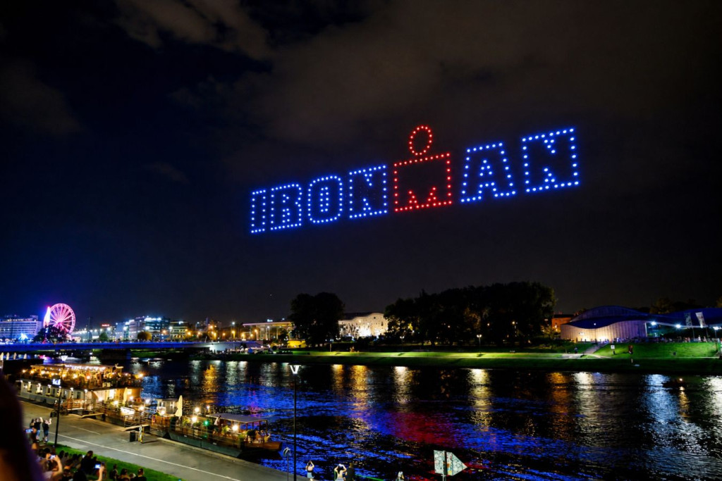 "Pokaz dronów w Krakowie Bulwary Wiślane Iron Man"
