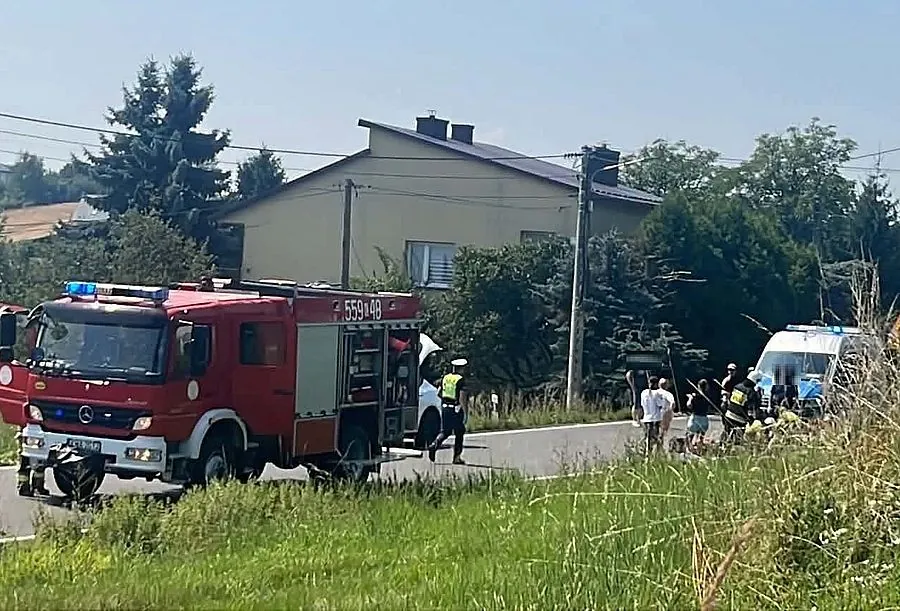 Wypadek dziecka na hulajnodze. Akcja ratunkowa w Przytkowicach