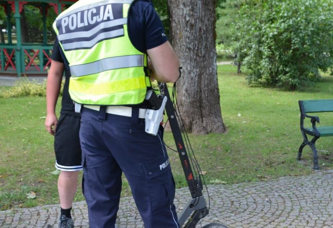Wypadek dziecka na hulajnodze. Mandat dla rodziców za brak kasku