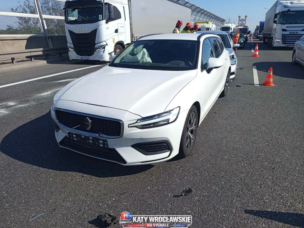 Wypadek na Autostradowej Obwodnicy Wrocławia. Tworzy się korek w kierunku Kudowy