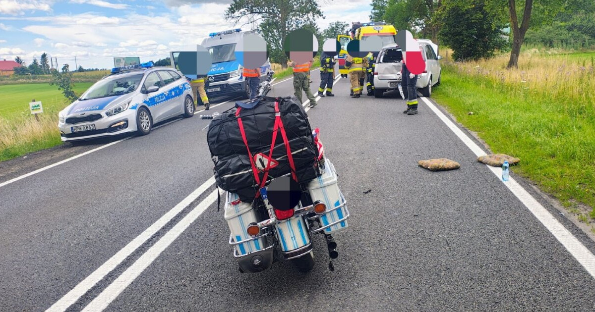 Wypadek na DK11. Harley-Davidson uderzył w opla