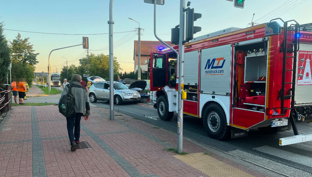 Wypadek na DK63 w Wiśniewie. Dwie osoby poszkodowane
