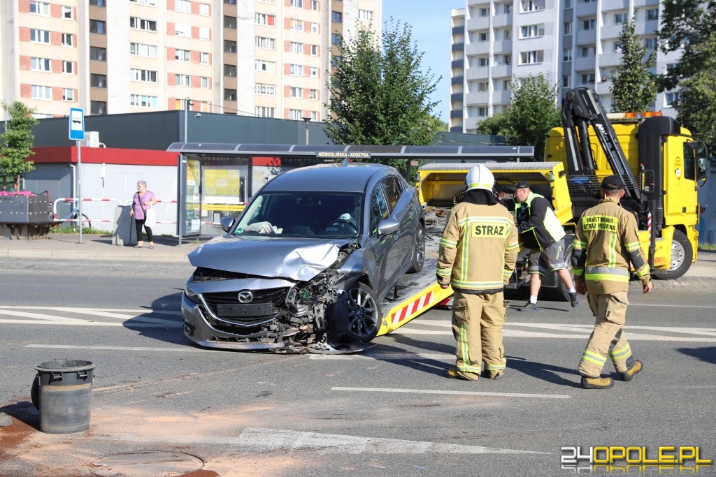Wypadek na ulicy Niemodlińskiej w Opolu. Dwie osoby w szpitalu