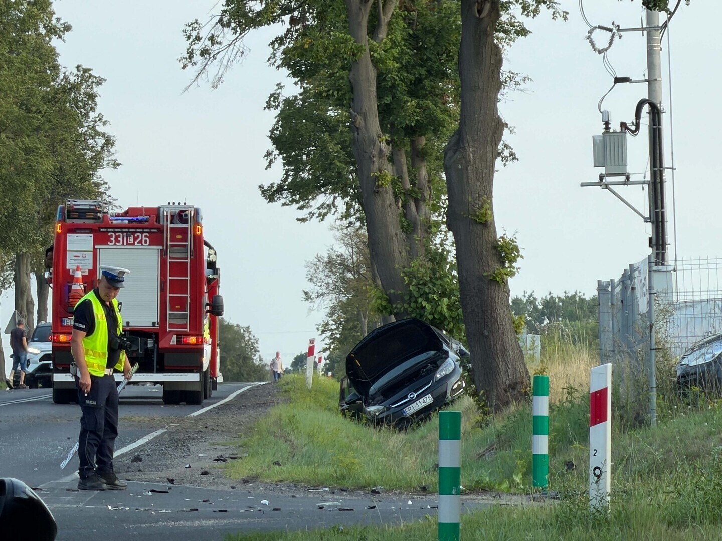 Wypadek z udziałem dwóch samochodów na DK 91 w Longinówce. Droga jest zablokowana, ranny jest 6-letni chłopiec