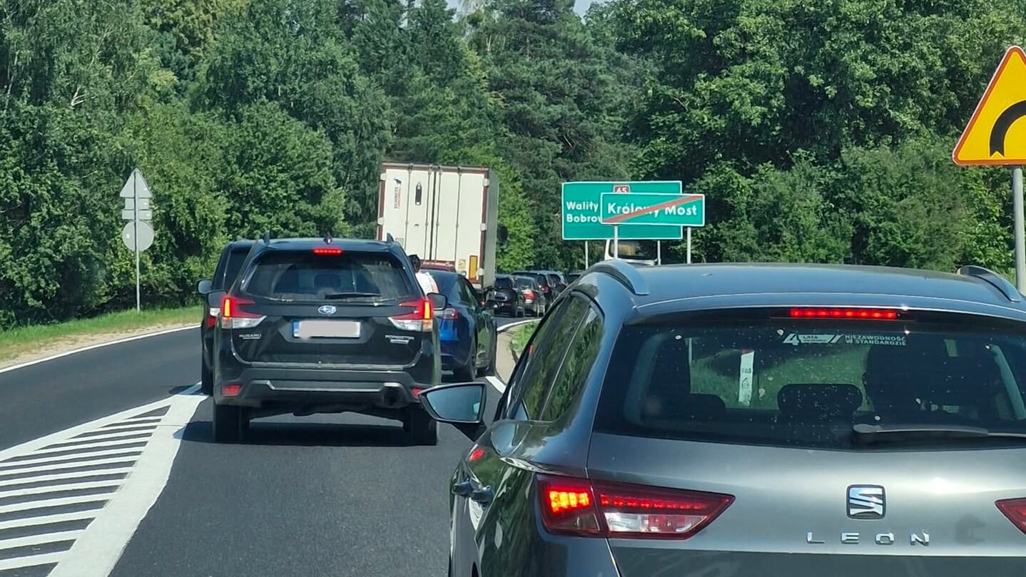 Wypadki na drogach krajowych 66, 65 i 61. Są utrudnienia