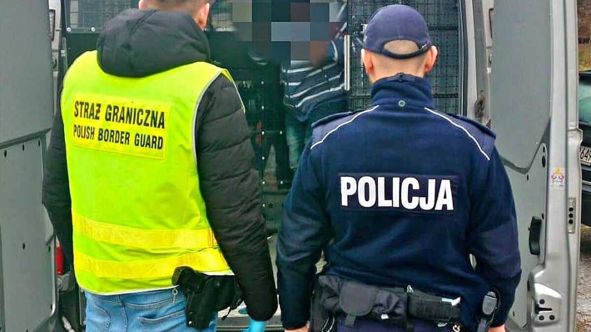 Wyprzedzał na przejściu dla pieszych. Kontrola drogowa zakończyła jego dalszą jazdę i pobyt w Polsce