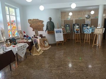 Wystawa twórczości artystycznej z okazji Dnia Godności Osób z Niepełnosprawnością Intelektualną w Centrum Kultury w Ropczycach