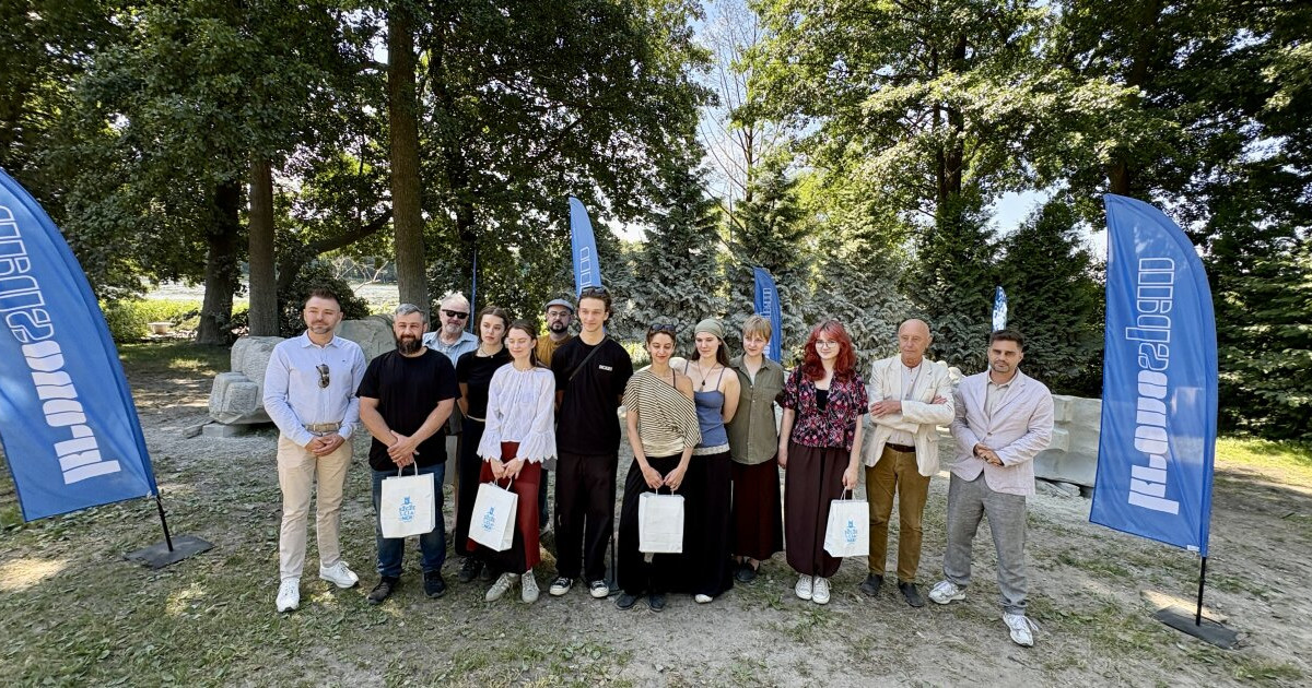 Z 25 ton kamienia stworzyli osiem dzieł.