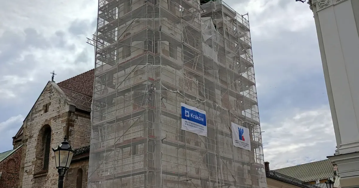 Z bliska widać, co zrobił czas. Remont przy Grodzkiej potrwa trzy lata