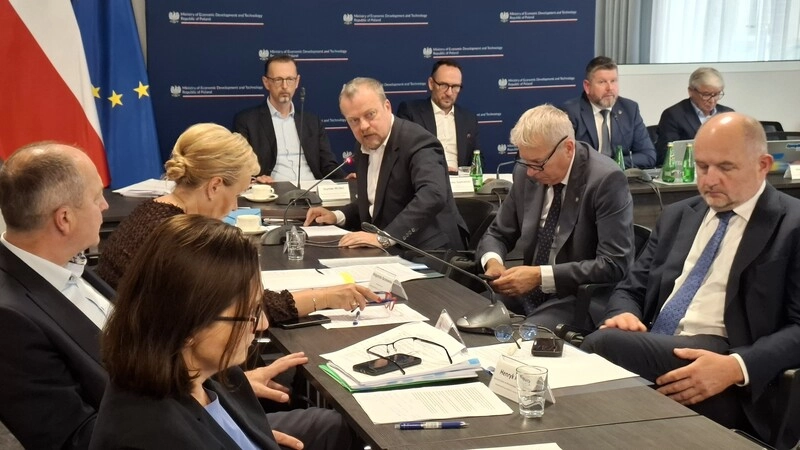 Z Komisji Wspólnej Rządu i Samorządu Terytorialnego – zmiany granic i dwukadencyjność