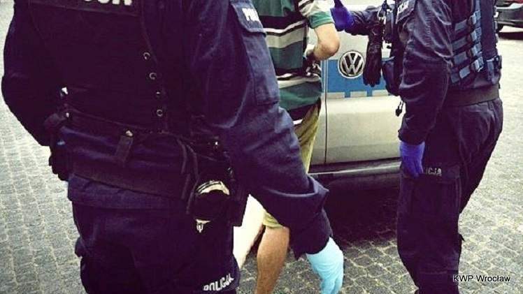 Zaatakował byłą partnerkę, bił i kopał interweniującego policjanta. Areszt dla 43-latka z Zabrza