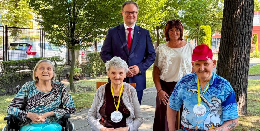 Zabrze: Otwarta siłownia plenerowa przy DPS nr 3. Inwestycja kosztowała 73 tys. zł