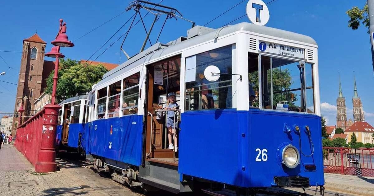 Zabytkowe wahadełko z Krakowa na wrocławskich torach