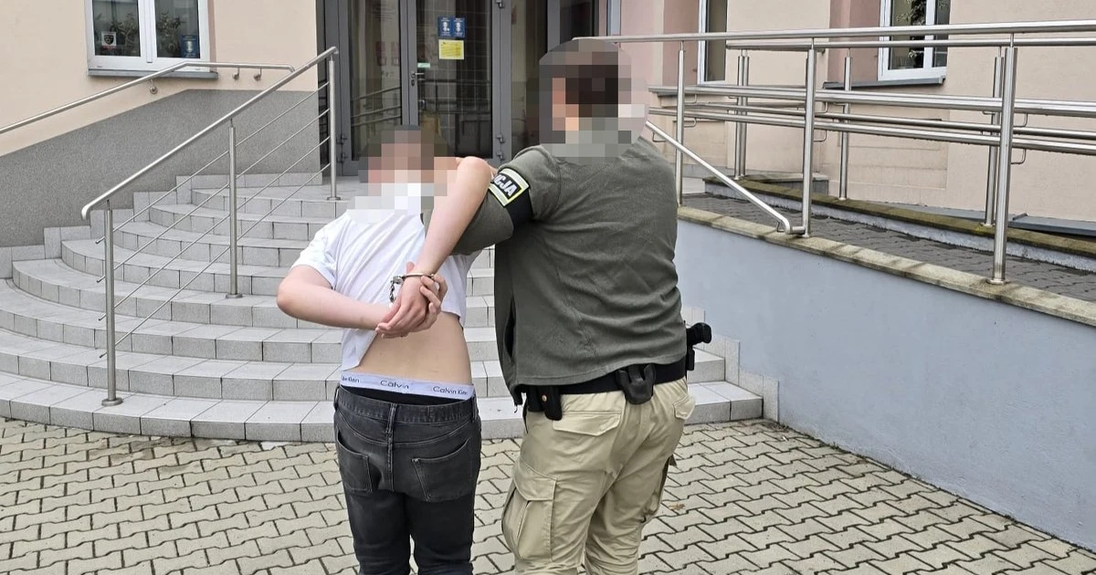 Zakapturzony napastnik sterroryzował ekspedientkę. Finał był szybki