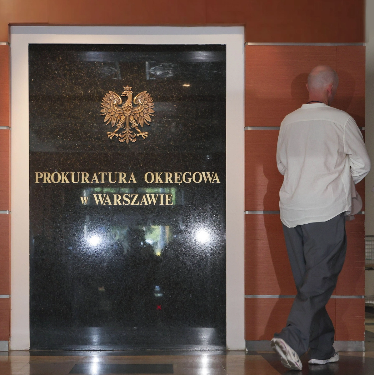 Zamiast ochrony – ostracyzm. Co przypadek doktora Emila mówi o polskich sygnalistach
