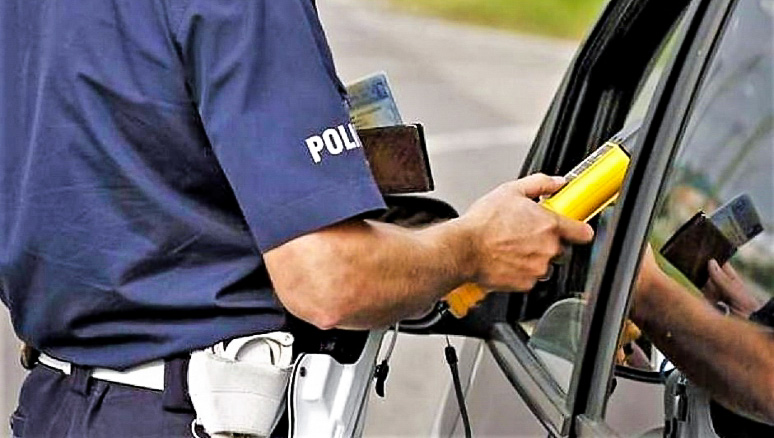 Zatrzymani za jazdę pod wpływem i bez prawa jazdy