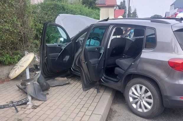 Zderzenie dwóch osobówek w Pawłowiczkach