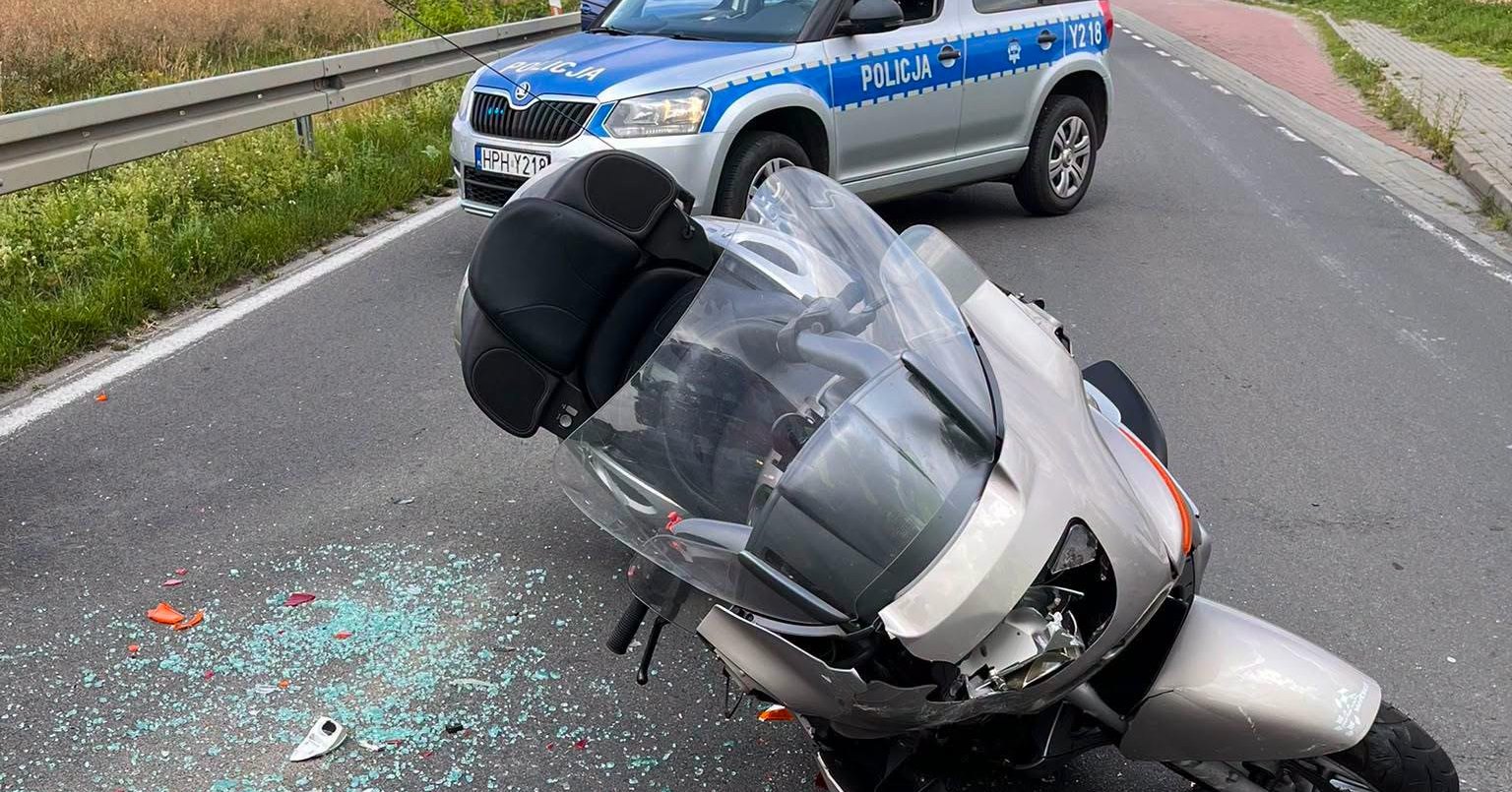 Zderzenie motocykla z BMW pod Płockiem. Kierowcy muszą jechać objazdem