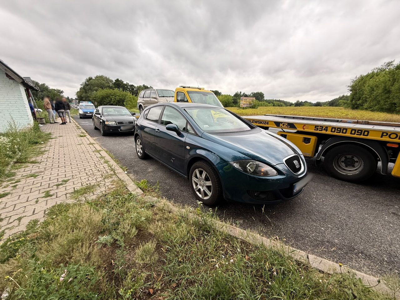 Zderzenie trzech samochodów na DK82 w Turce. Dwie osoby trafiły do szpitala