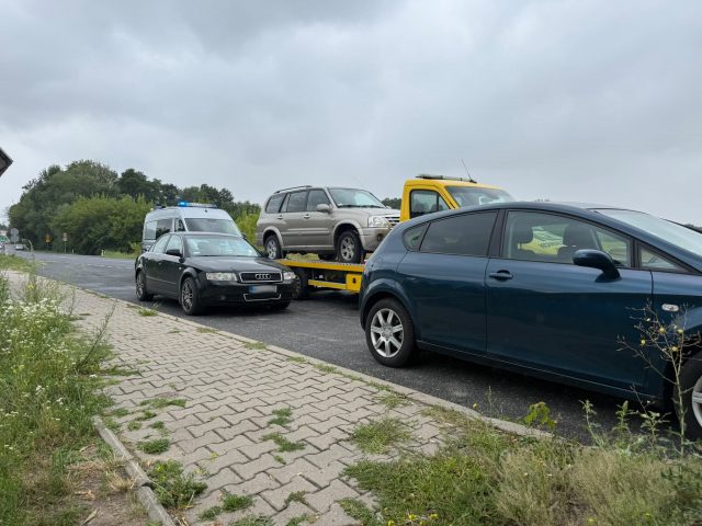 Zderzenie trzech samochodów na DK82 w Turce. Dwie osoby trafiły do szpitala