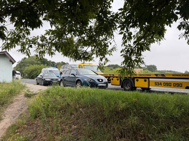 Zderzenie trzech samochodów na DK82 w Turce. Dwie osoby trafiły do szpitala