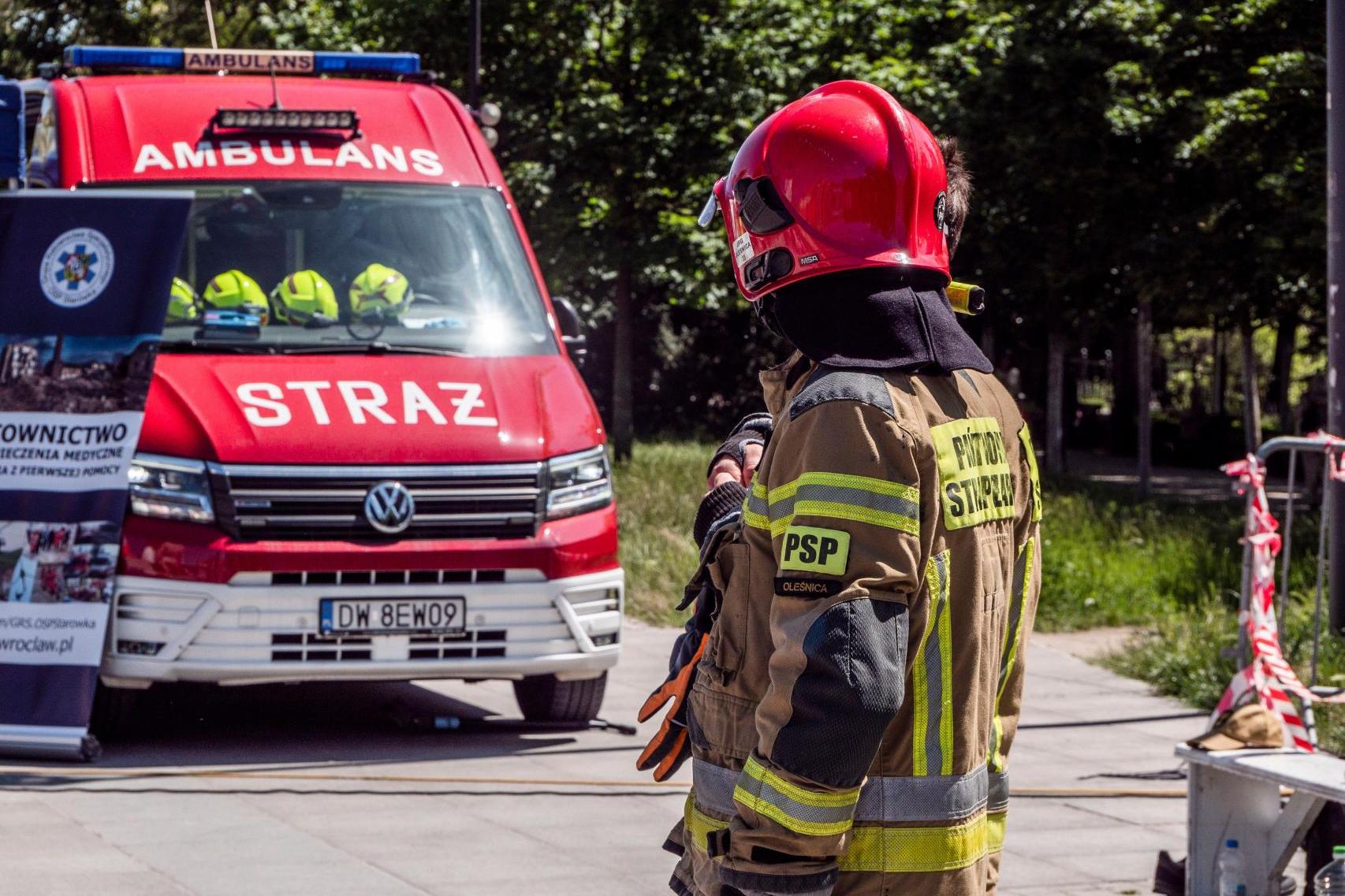 Zderzenie trzech samochodów na Zakopiance. Droga w kierunku Krakowa zablokowana