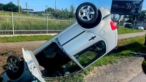 Kierowca zajechał mu drogę, ratował się wjazdem do rowu