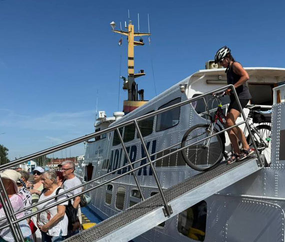 Ze Świnoujścia można ruszyć w rejs po Zalewie Szczecińskim