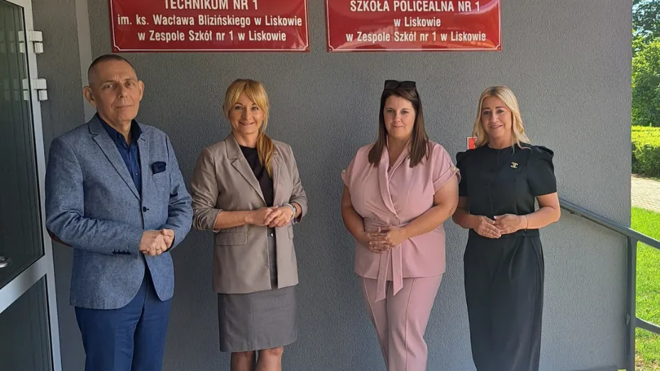 Zestawy do nauki zdalnej dla szkół ponadpodstawowych w powiecie kaliskim