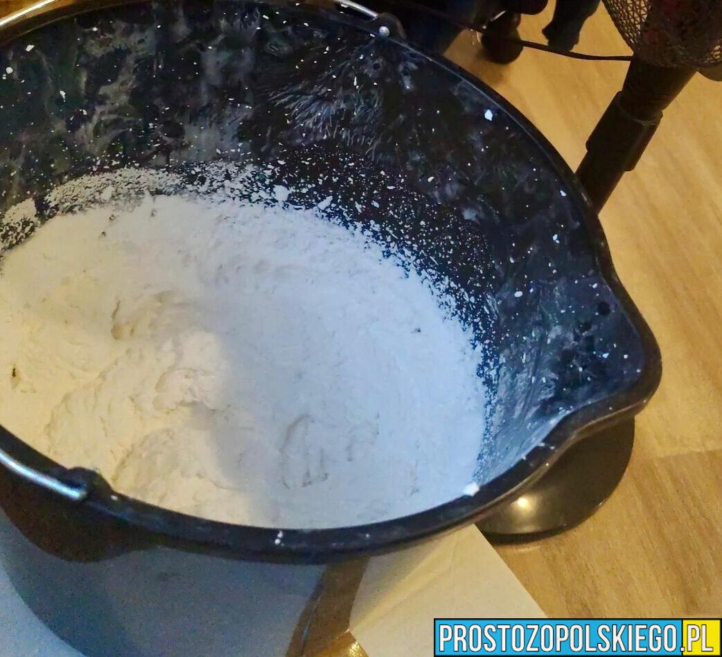 Zlikwidowali domowe laboratorium narkotykowe. Zabezpieczono ponad 14 kg amfetaminy i zatrzymano trzy osoby