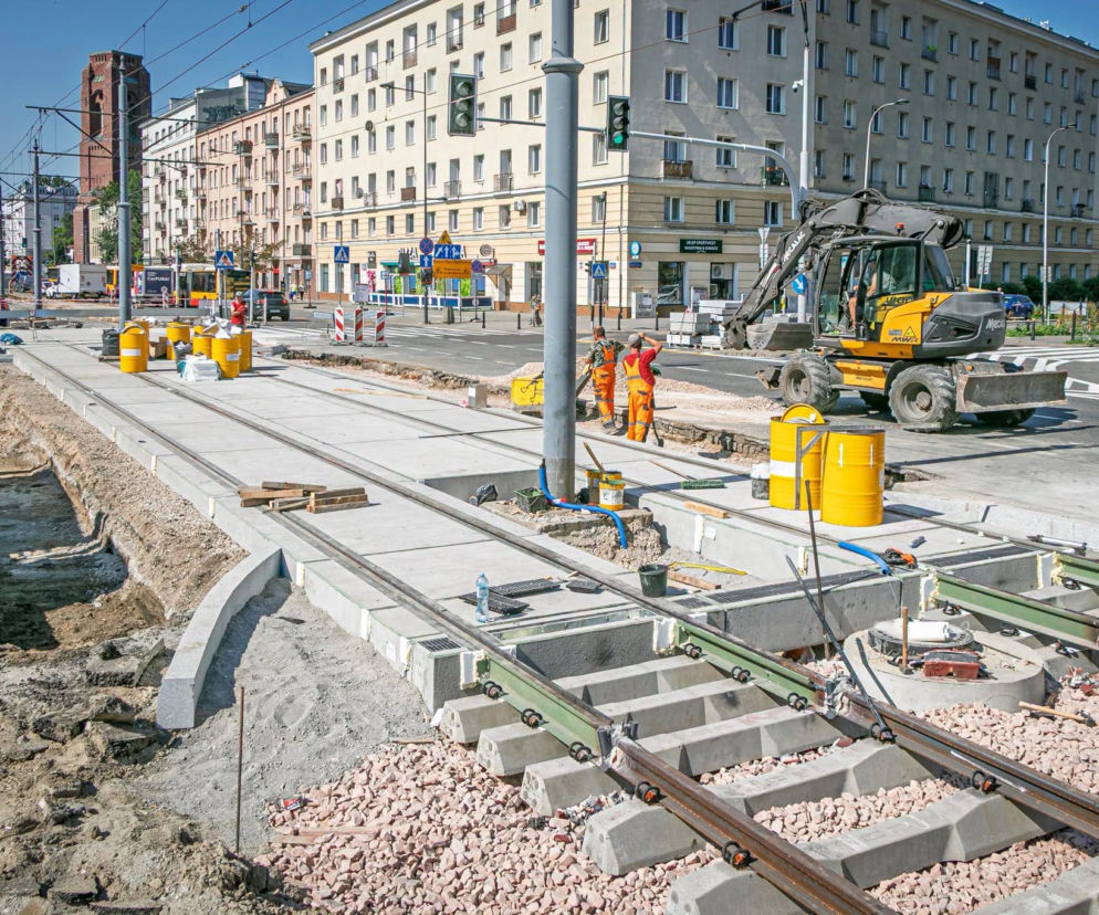 Remont torowiska tramwajowego na ulicy Grójeckiej w Warszawie. O zmianach w ruchu przeczytasz na Radioplus.