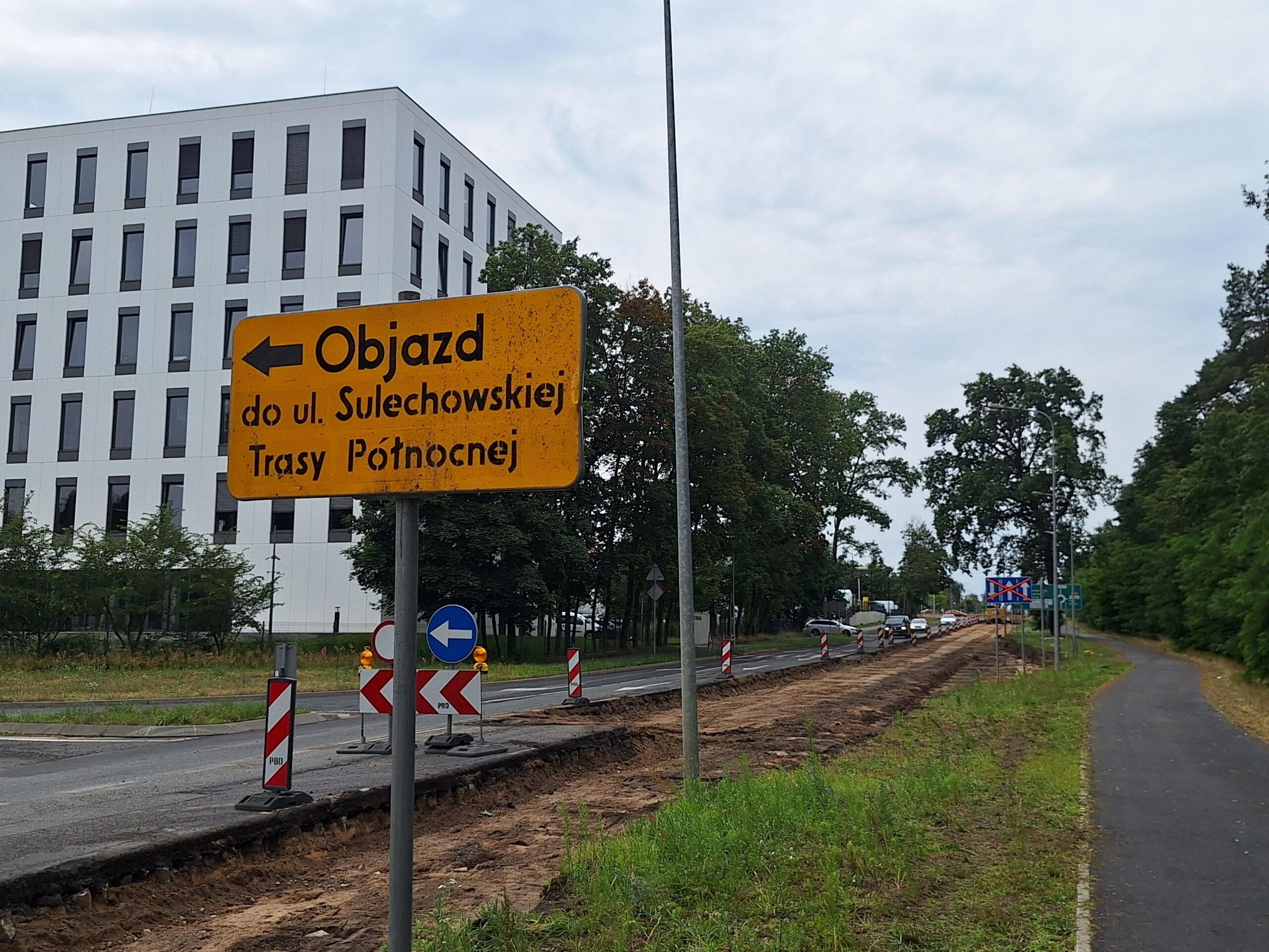 Zmieniono organizację ruchu na ul. Poznańskiej. Na Trasie Północnej tworzą się ogromne korki