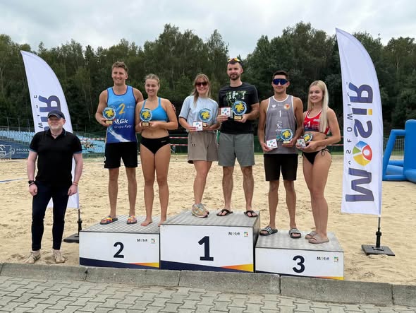 Żoń i Dorobisz mistrzami Mysłowic w siatkówce plażowej. Poznaliśmy medalistów