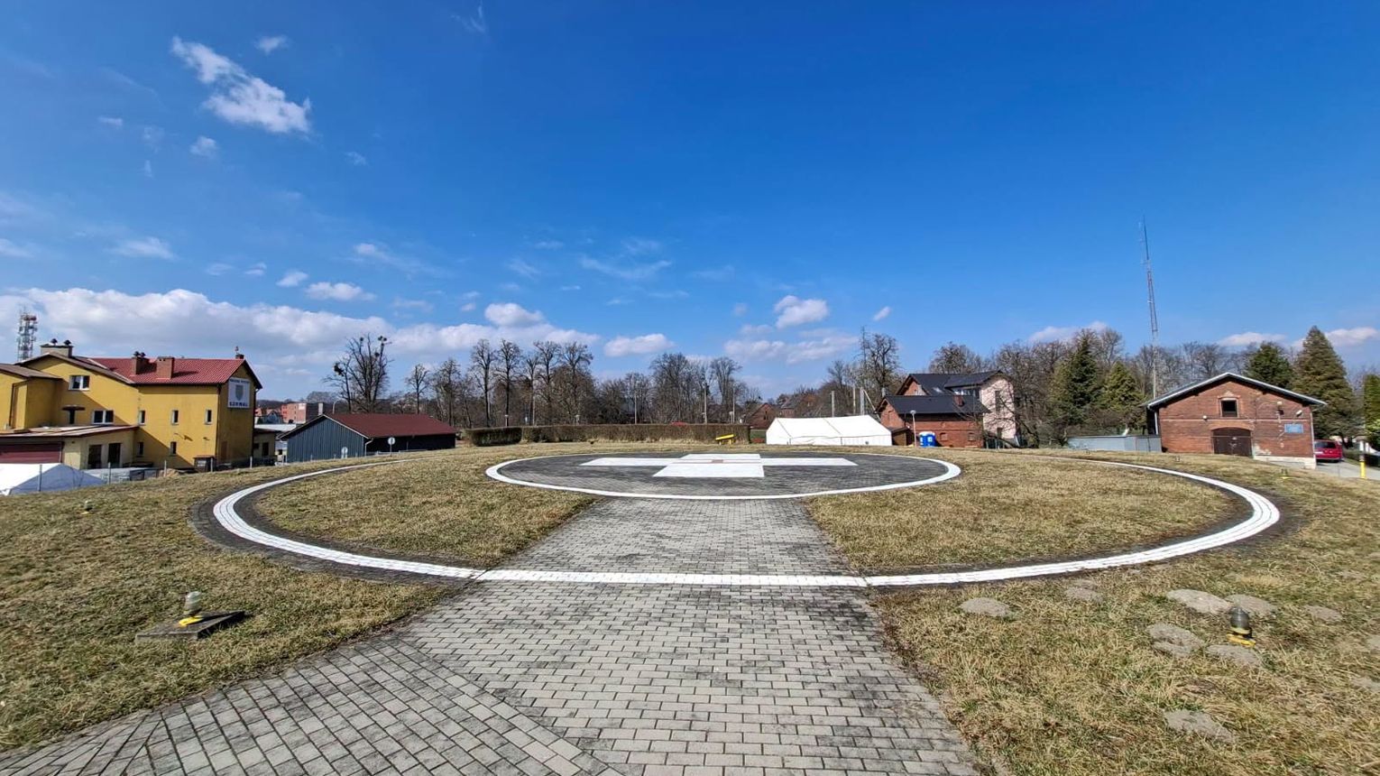 Zostanie zmodernizowane lądowisko dla śmigłowców ratunkowych przy kozielskim szpitalu