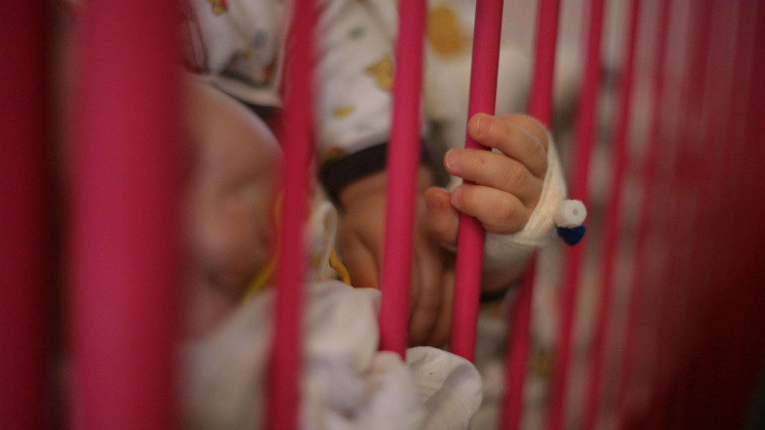 19-latka przyszła z dzieckiem do lekarza. "Szpital zawiadomił policję"
