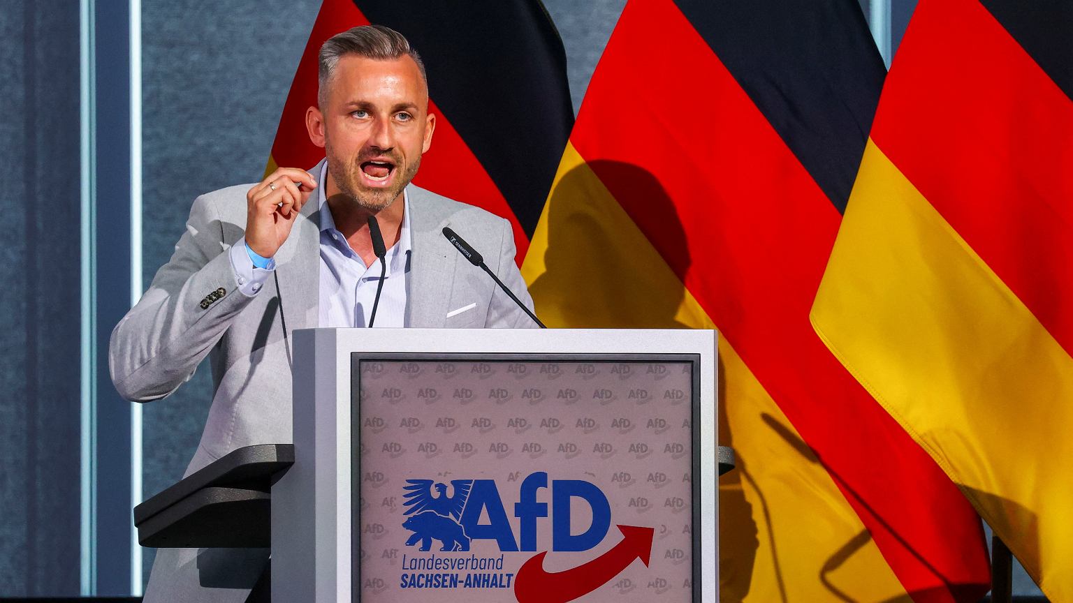 AfD przedstawiła plan na 100 dni rządów. Chce wprowadzić zakaz dotyczący osób LGBT