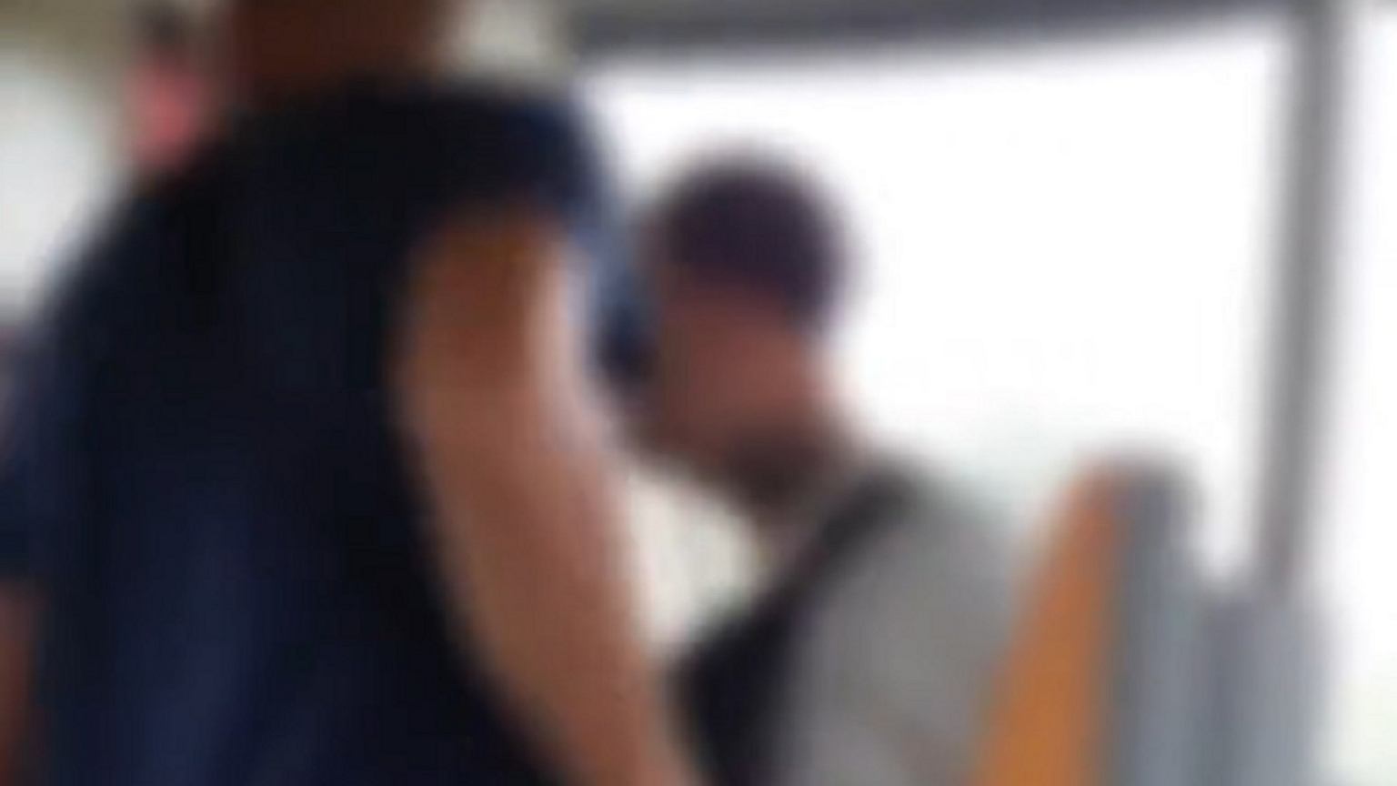Incydent w tramwaju w Poznaniu. Obrażali chłopca z Ukrainy, potem skupili się na 60-latku