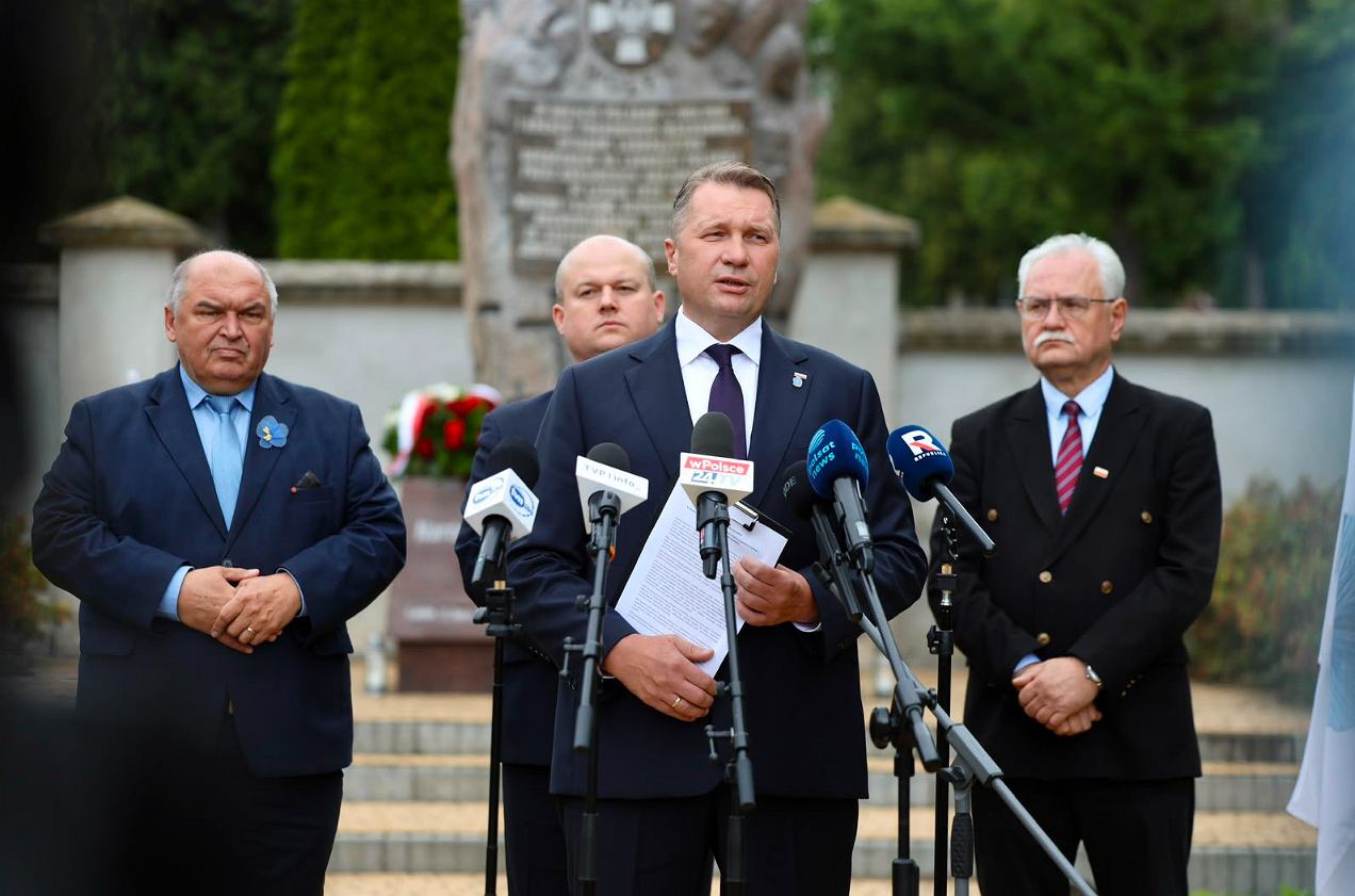 PiS domaga się od rządu sprzeciwu wobec akcesji Ukrainy do UE. Czarnek składa projekt uchwały
